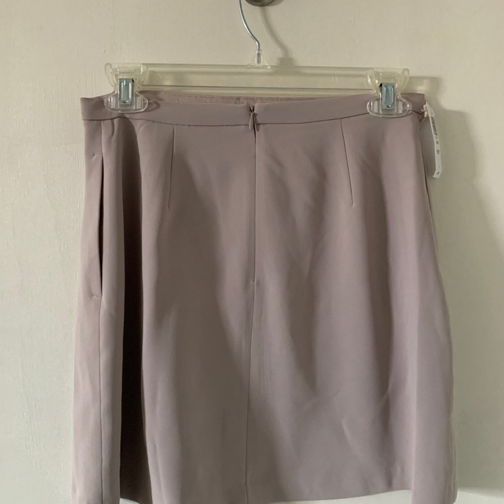 Aritzia Renee Mini Creme Skirt Size Small